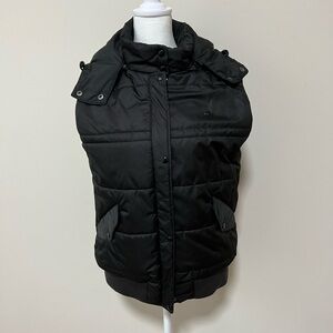 - Lacoste Women’s Puffer Vest. Pristine Condition. Size L